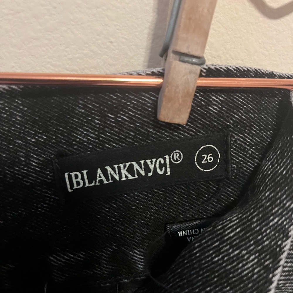 BlankNyc When in Rome jeans size 26 *cross-listed* - Picture 5 of 8